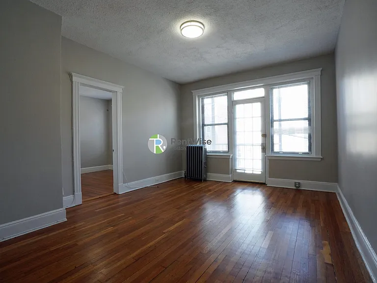 9 Carol Ave #3 — Photo 5