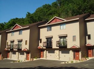 3809 Cliffside Dr APT 10, La Crosse, WI 54601