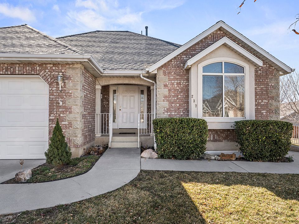 1st image of 237 S Ridgeview Dr