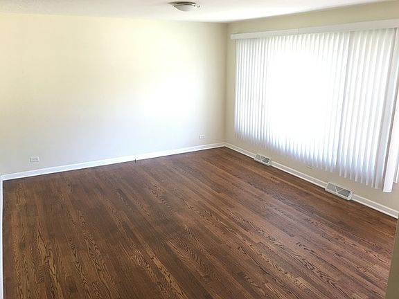 5th image of 328 E 171st Pl
