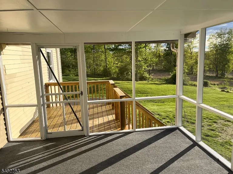 31 Countryside Rd — Photo 16