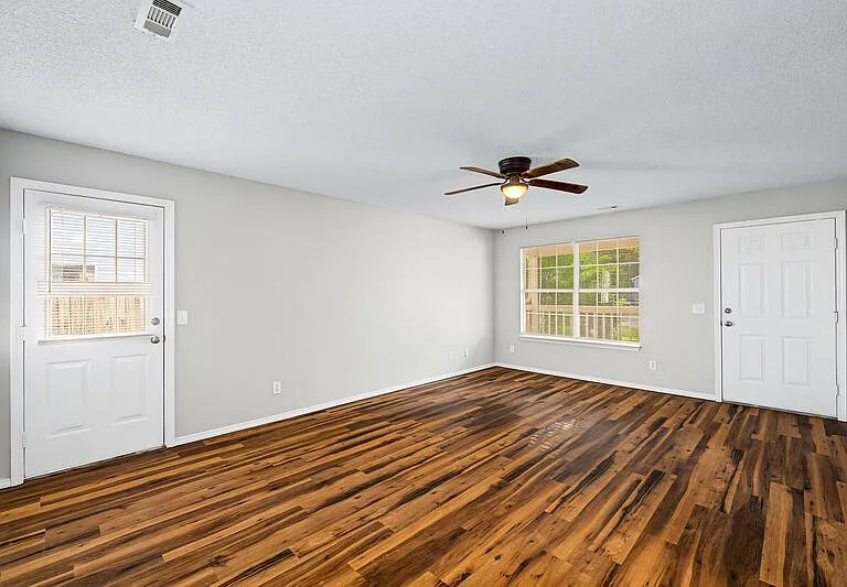 302 Parkcrest Dr — Photo 14