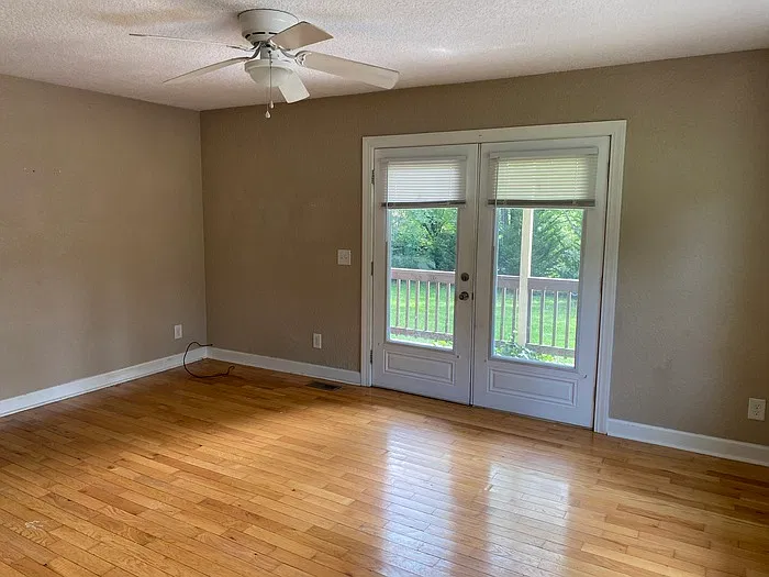 2 bed, 1.0 bath, 768 sqft, $1,000 — Photo 4