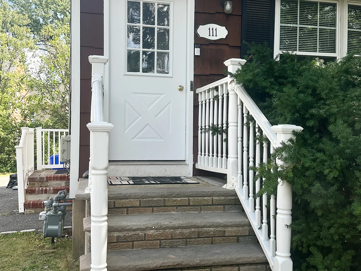 2 bed, $2,400 — Photo 3