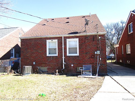 4th image of 12461 Riad St