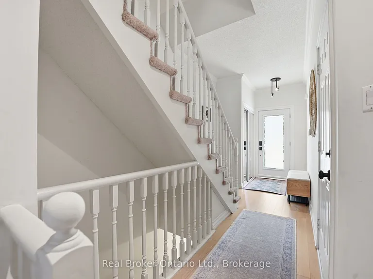 165 Margaret Dr — Photo 17