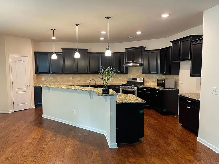 7211 Agnew Dr — Photo 12