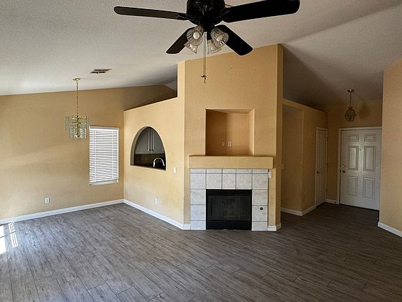 4th image of 249 Datura St