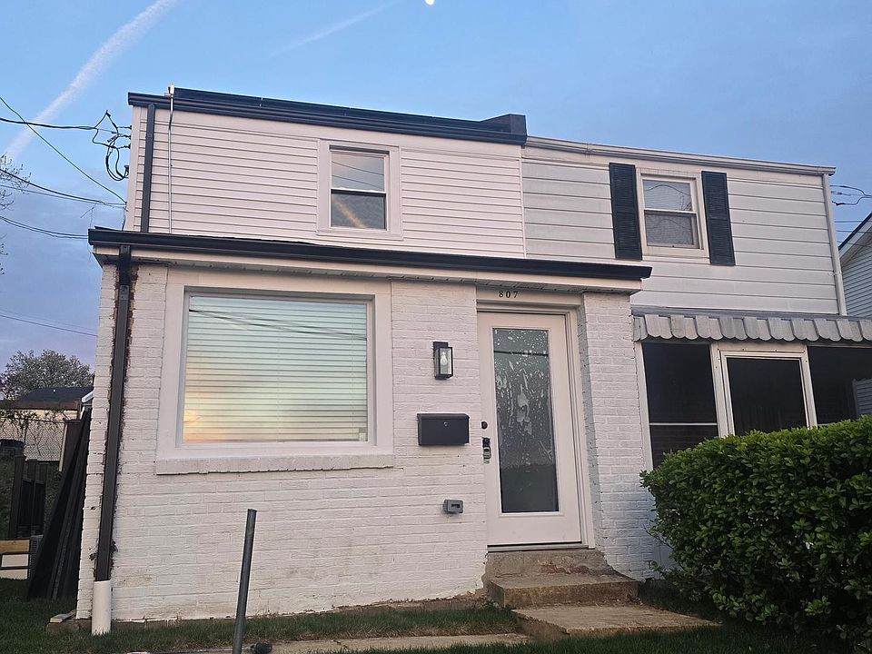 1st image of 807 50th Pl NE