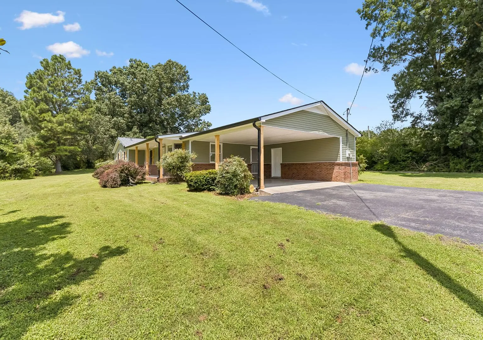 1001 Lakeside Dr — Photo 4