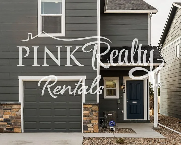 2325 Washo Cir — Photo 3