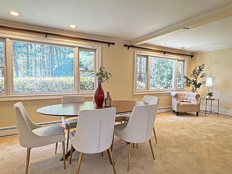 43 Sherburn Cir — Photo 6