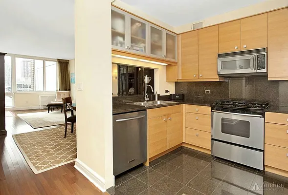 Rented by Anchor Associates | media 45