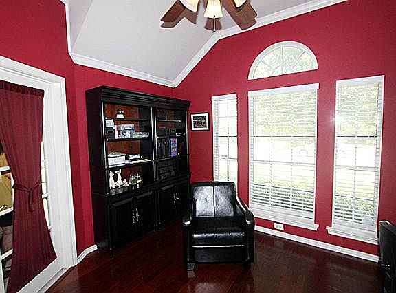 4th image of 4905 Skymeadow Dr