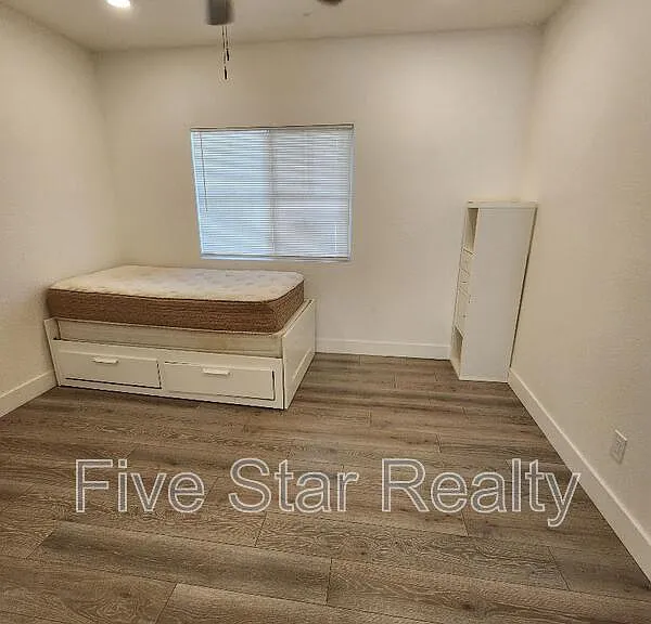 9539 Poplar Way — Photo 10
