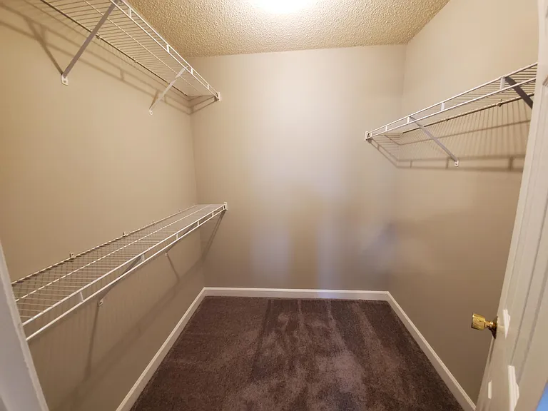 221 Cornerstone Ct — Photo 8