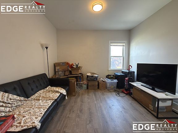 5th image of 39 Union St APT 3