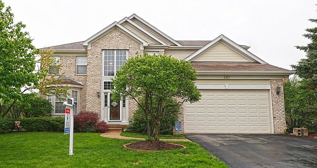 1st image of 557 Amherst Dr