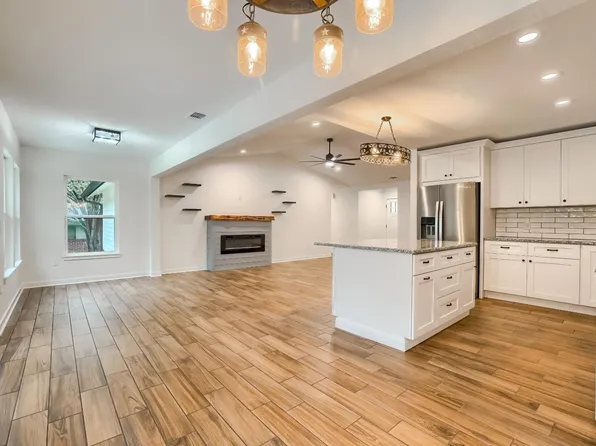 198 Piney Ridge Dr, Bastrop, TX 78602