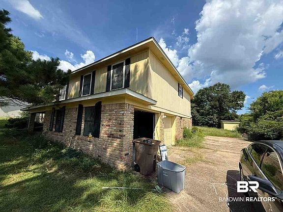 2nd image of 3721 Robertson Ct