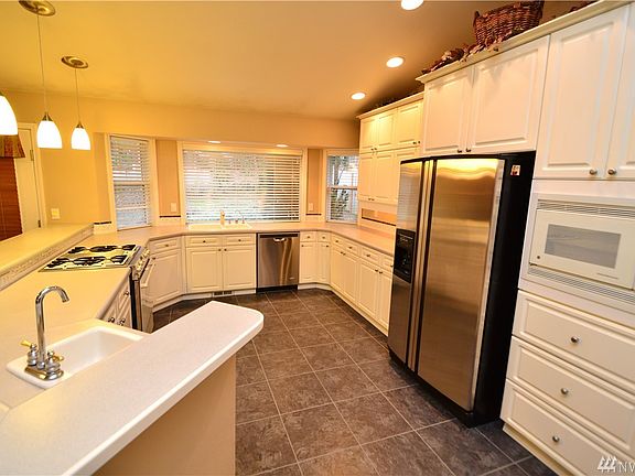 4th image of 8922 166th St E