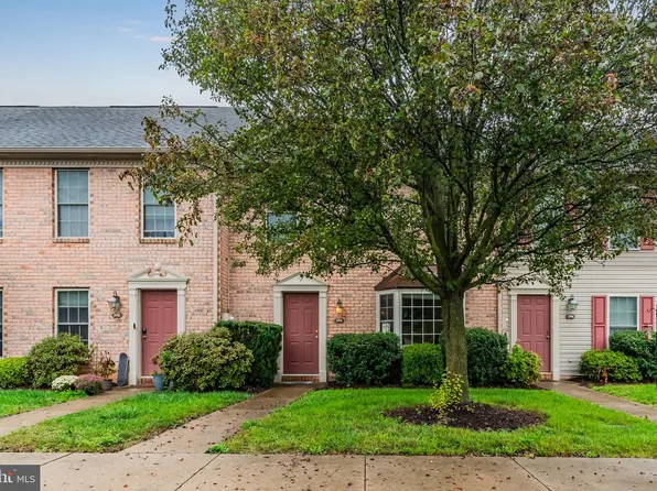 394 Stonehedge Ln, Mechanicsburg, PA 17055