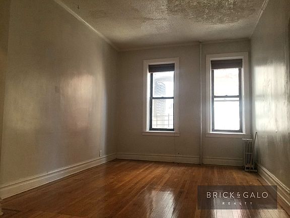 3rd image of 11 Midwood St APT A10
