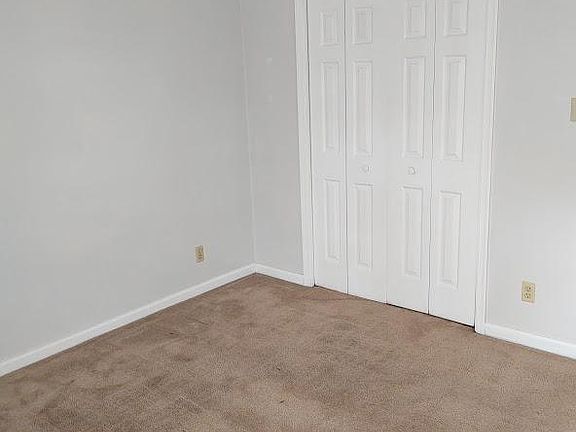 4th image of 959 Green St
