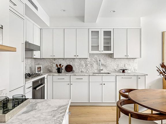 2nd image of 85 Douglass St #B
