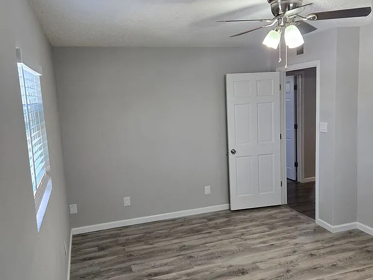 411 Manzano St NE #A — Photo 18