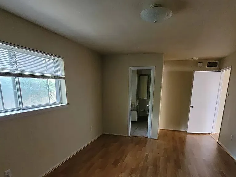 7016 Briarmeadow Dr — Photo 3