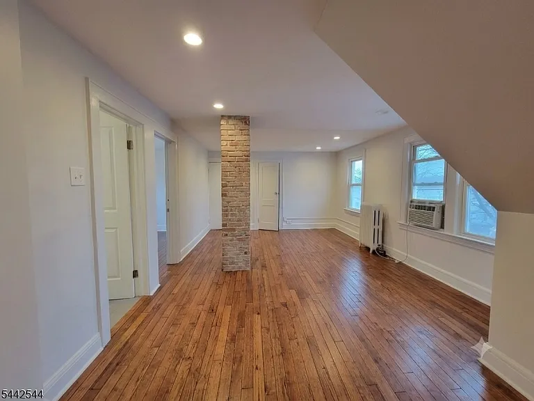18 Olive St #3 — Photo 7