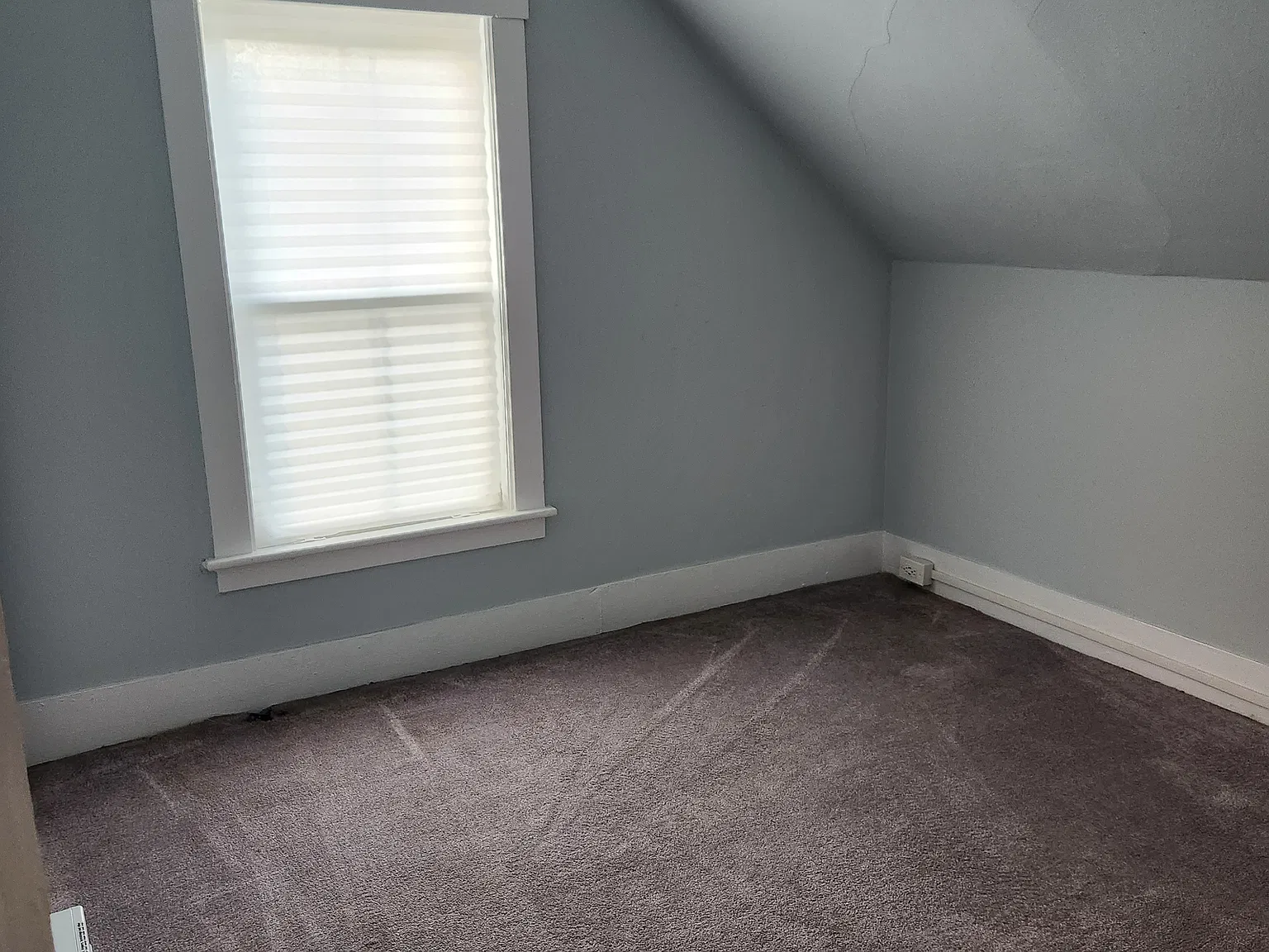 3 bed, 1.5 bath, 900 sqft, $1,900 — Photo 4
