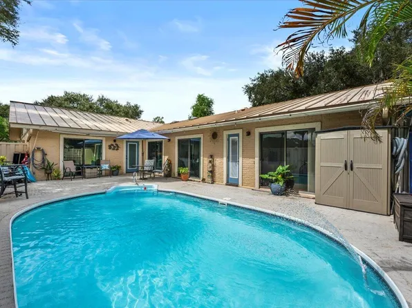 5261 Eagle Lake Drive, Palm Beach Gardens, FL 33418