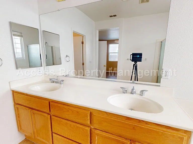 1245 W Springer Dr — Photo 21