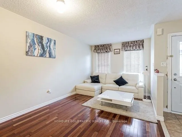 62 Baffin Ct — Photo 3