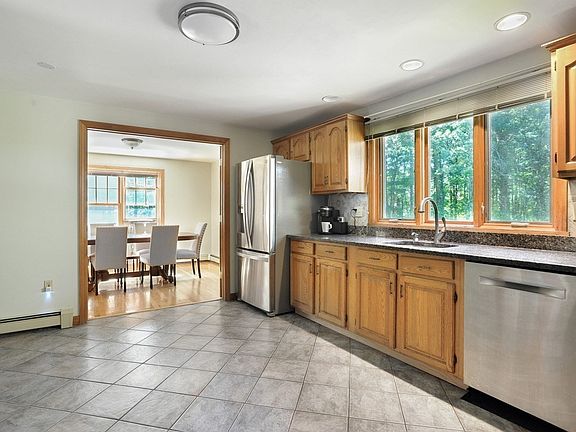 5th image of 41 Misty Meadow Rd