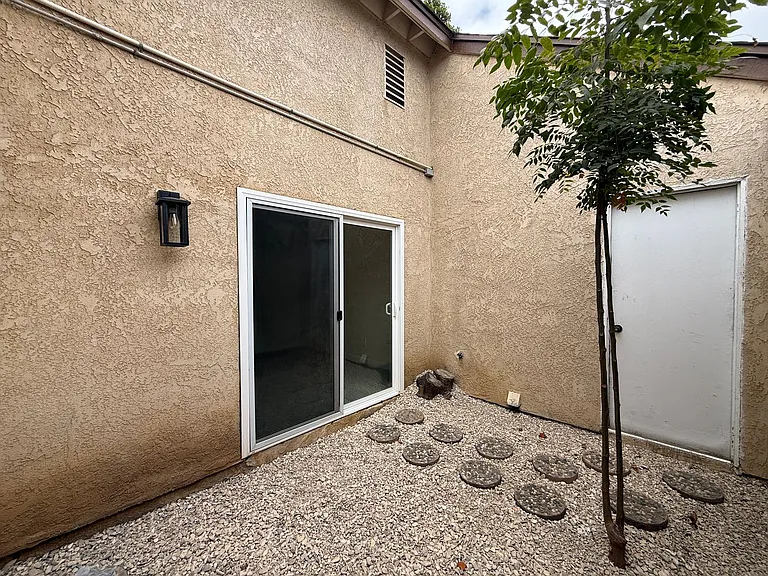 1422 Eagle Ct — Photo 38