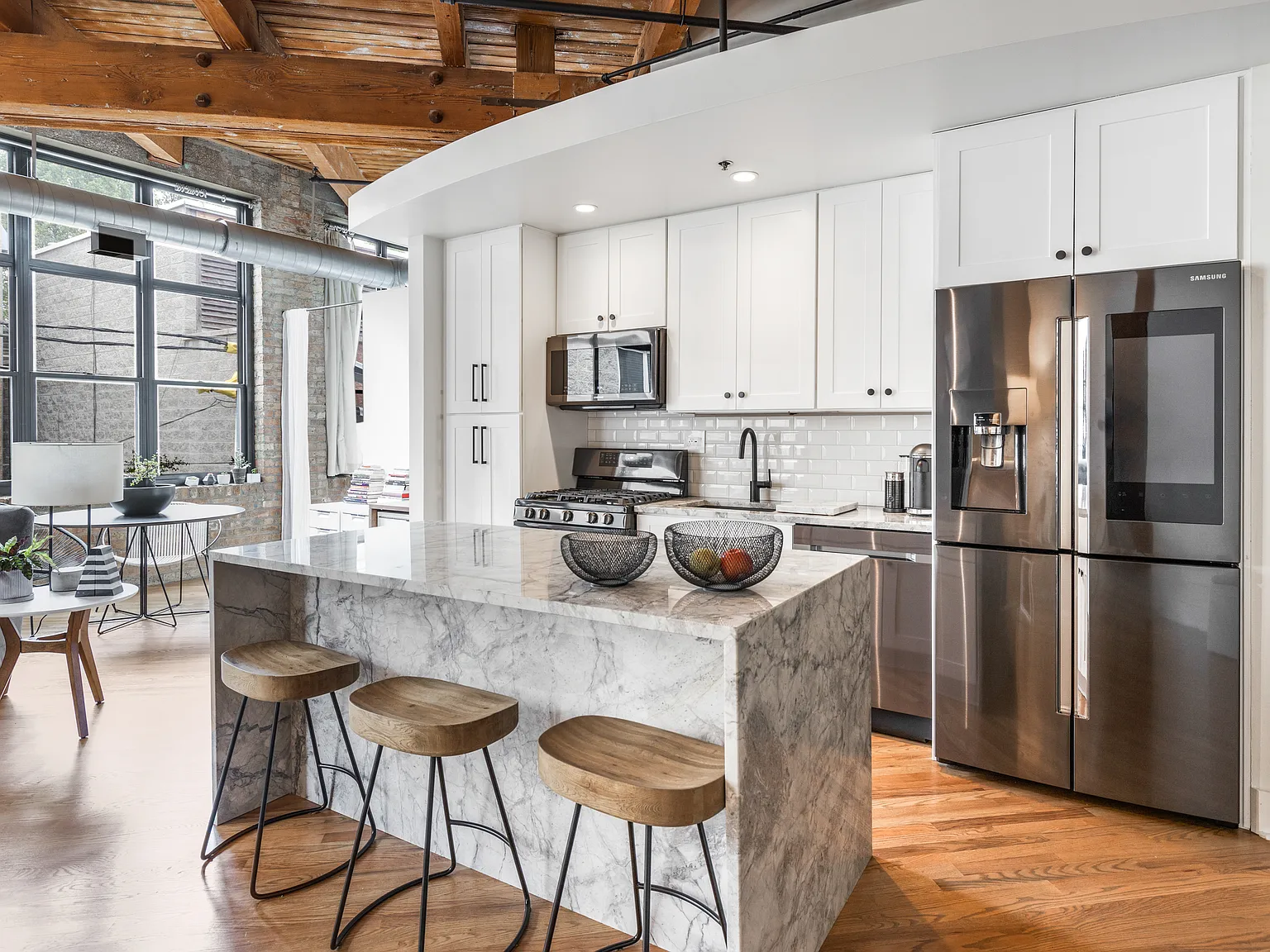 2 bed, 1.5 bath, 1092 sqft, $3,800 — Photo 3