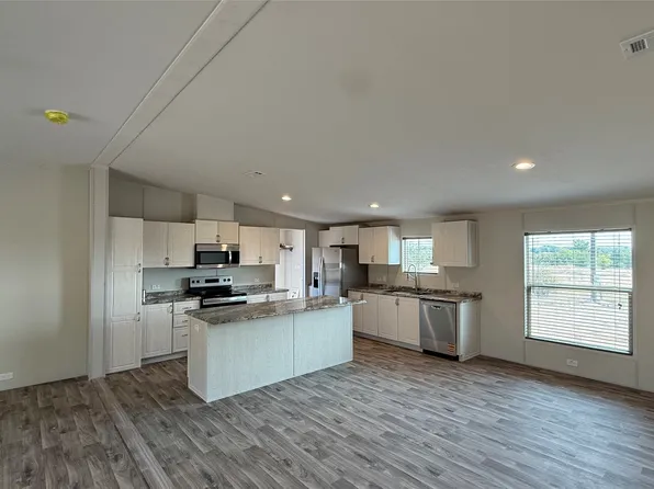 156 Tilley Ln, Decatur, TX 76234