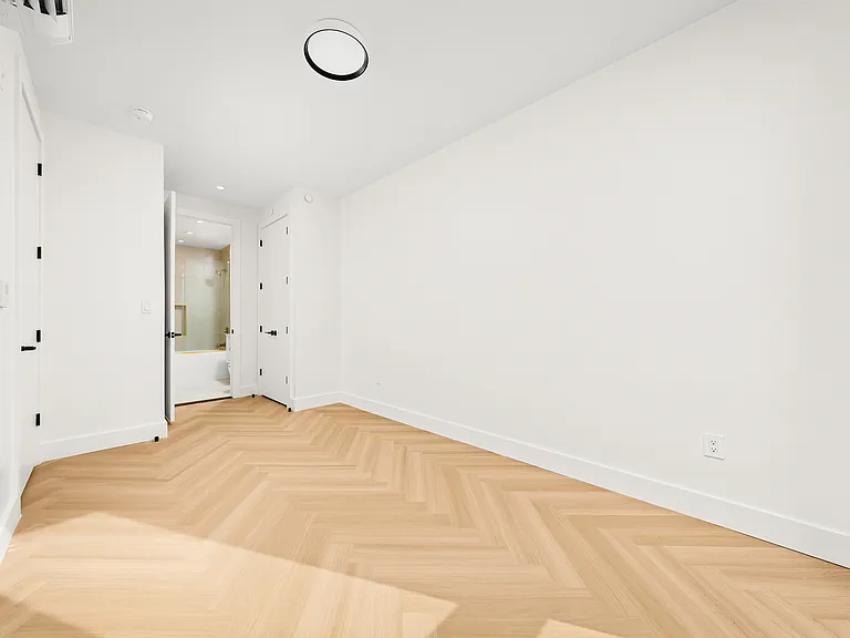 34-16 38th St #4210 — Photo 9