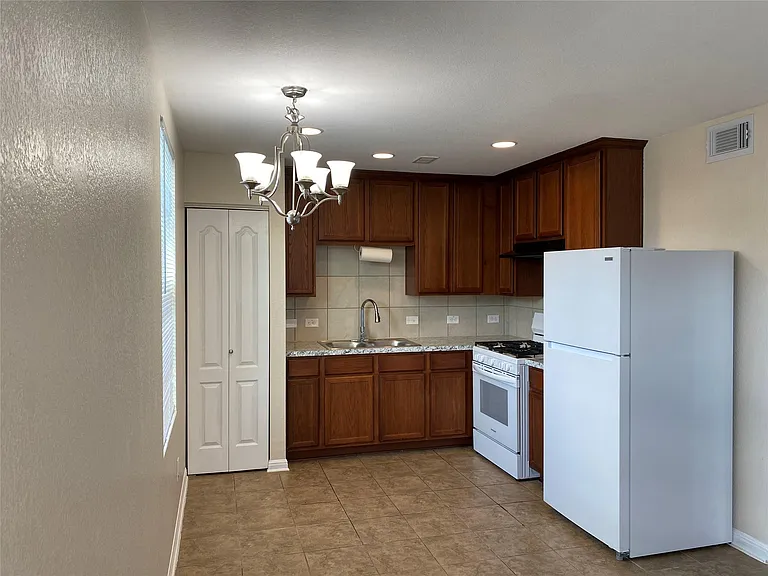 296 Ferrule Dr — Photo 1
