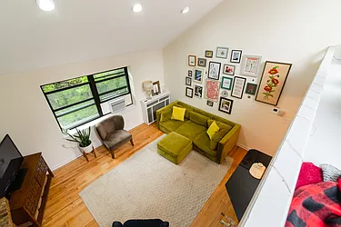 Rented by Coldwell Banker Warburg