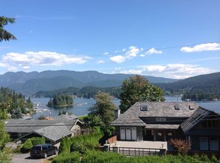 787 Roslyn Blvd, North Vancouver, BC V7G 1P4