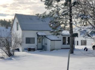 39 Fairview St, Livermore Falls, ME 04254