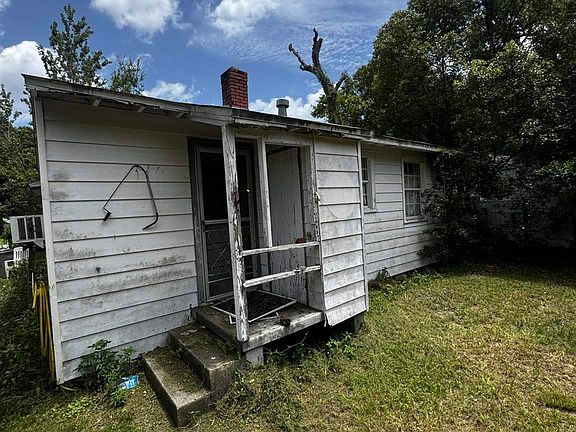 2nd image of 404 Frisco Rd