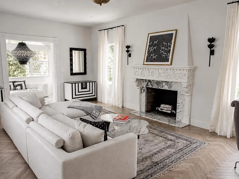 3190 Sheridan Ave — Photo 6