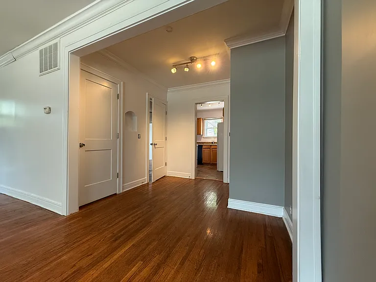 1158 E Loren St — Photo 5