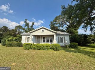 104 N Tallahassee St, Hazlehurst, GA 31539