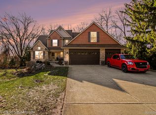 2648 Morel Dr, Highland, MI 48356